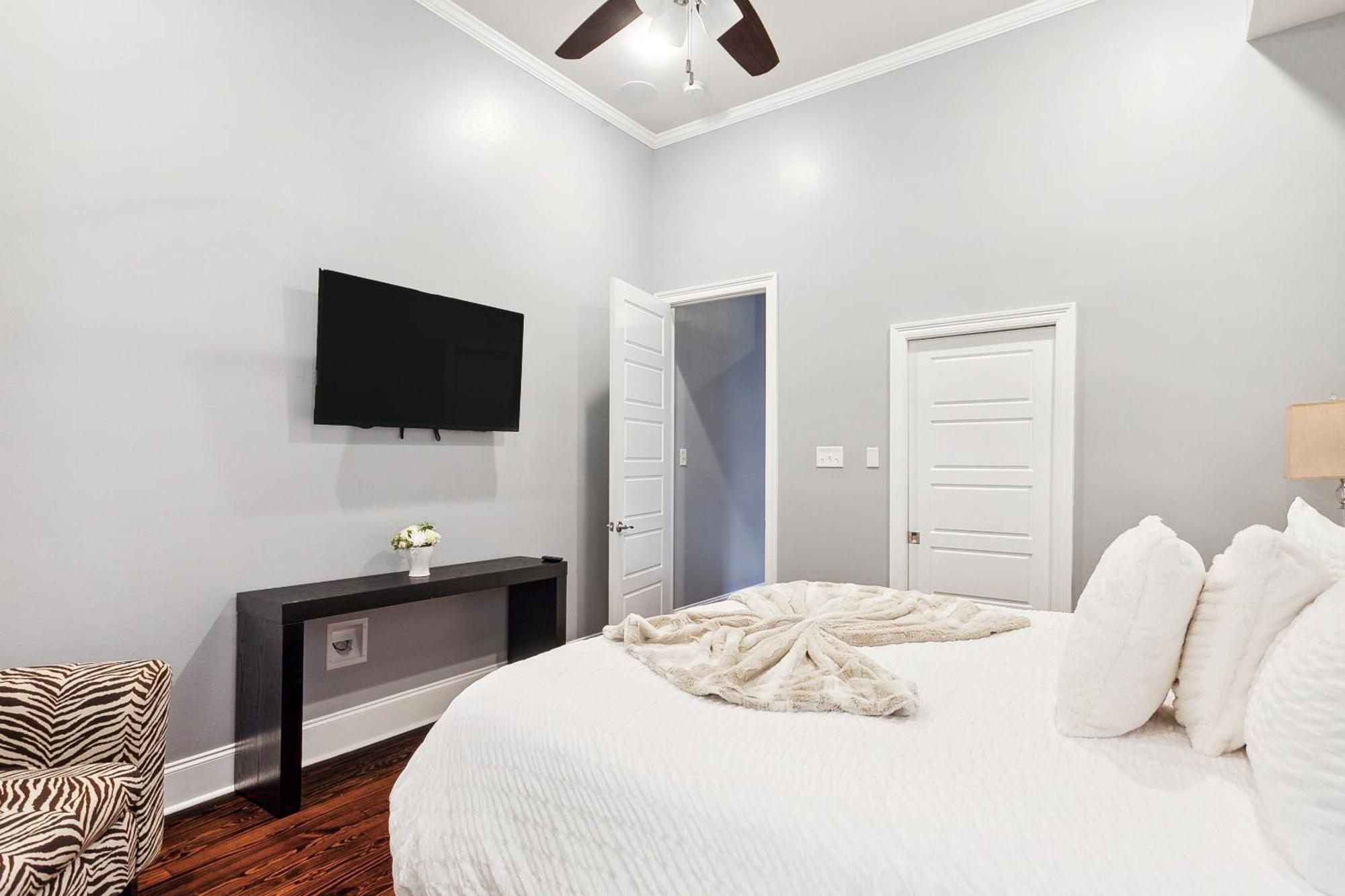 Amazing 3Bedroom Townhome, In Historic Dryade City Ню Орлиънс Екстериор снимка